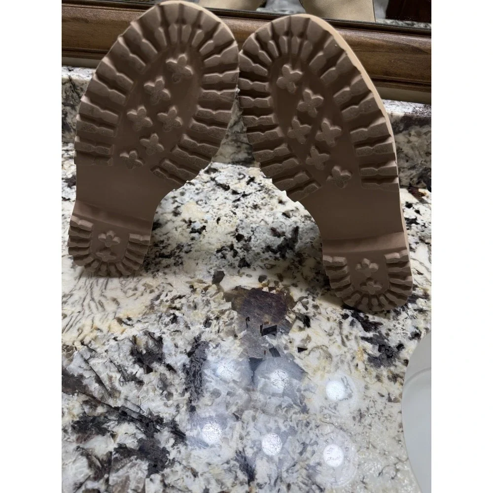 Yellowbox Idela Chelsea Boots Beige Lug Sole Platform Slip Resistant Size 7 - Picture 7 of 8